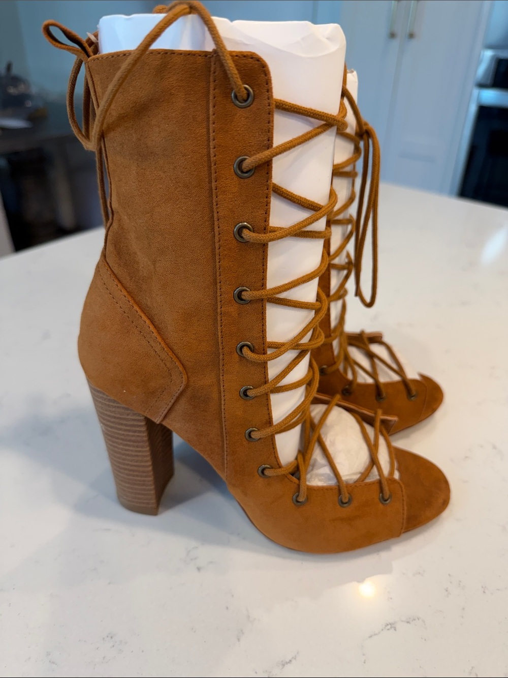 Source Unknown Lace-Up faux Suede Heeled Boot in Tan
